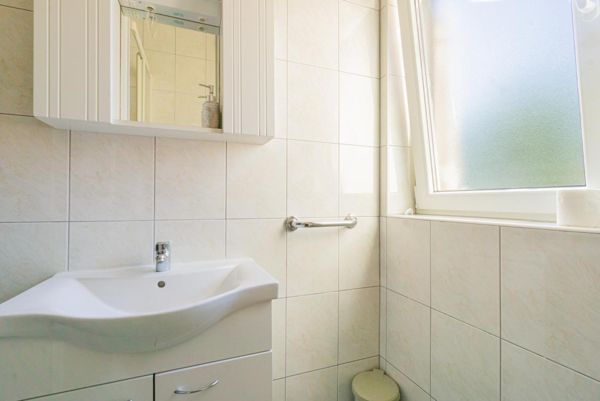 Apartment Galinec With Mountain And Seaview Metajna